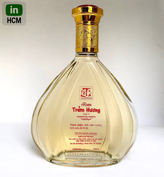 In logo 1 màu lên chai thủy tinh đựng rượu