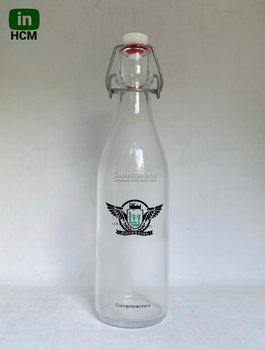 in logo lên chai đựng nước trái cây