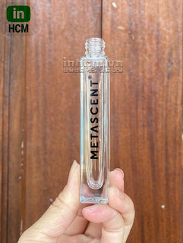 In 1 màu lên chai thủy tinh nắp gài