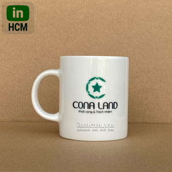 In gia công lên ly sứ làm quà tặng