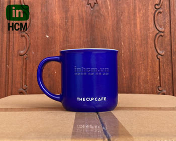In logo lên ly sứ