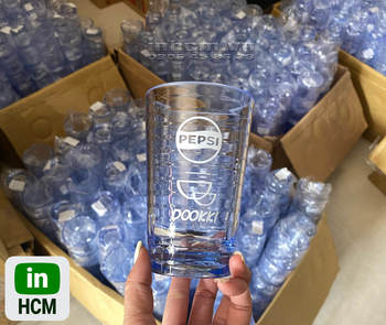 Ly nhựa in logo thương hiệu